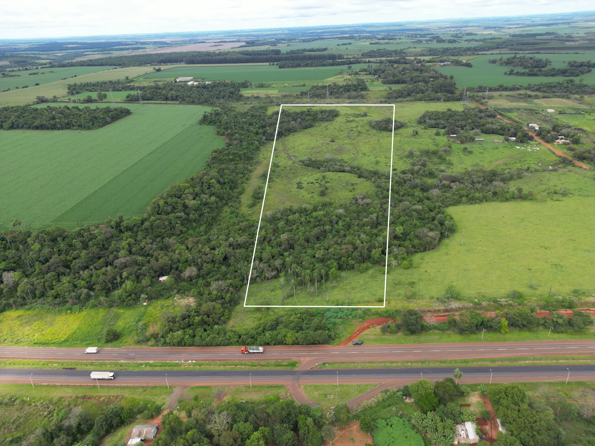 Hermosa casa frente al mar con acceso privado a la playa y piscina.