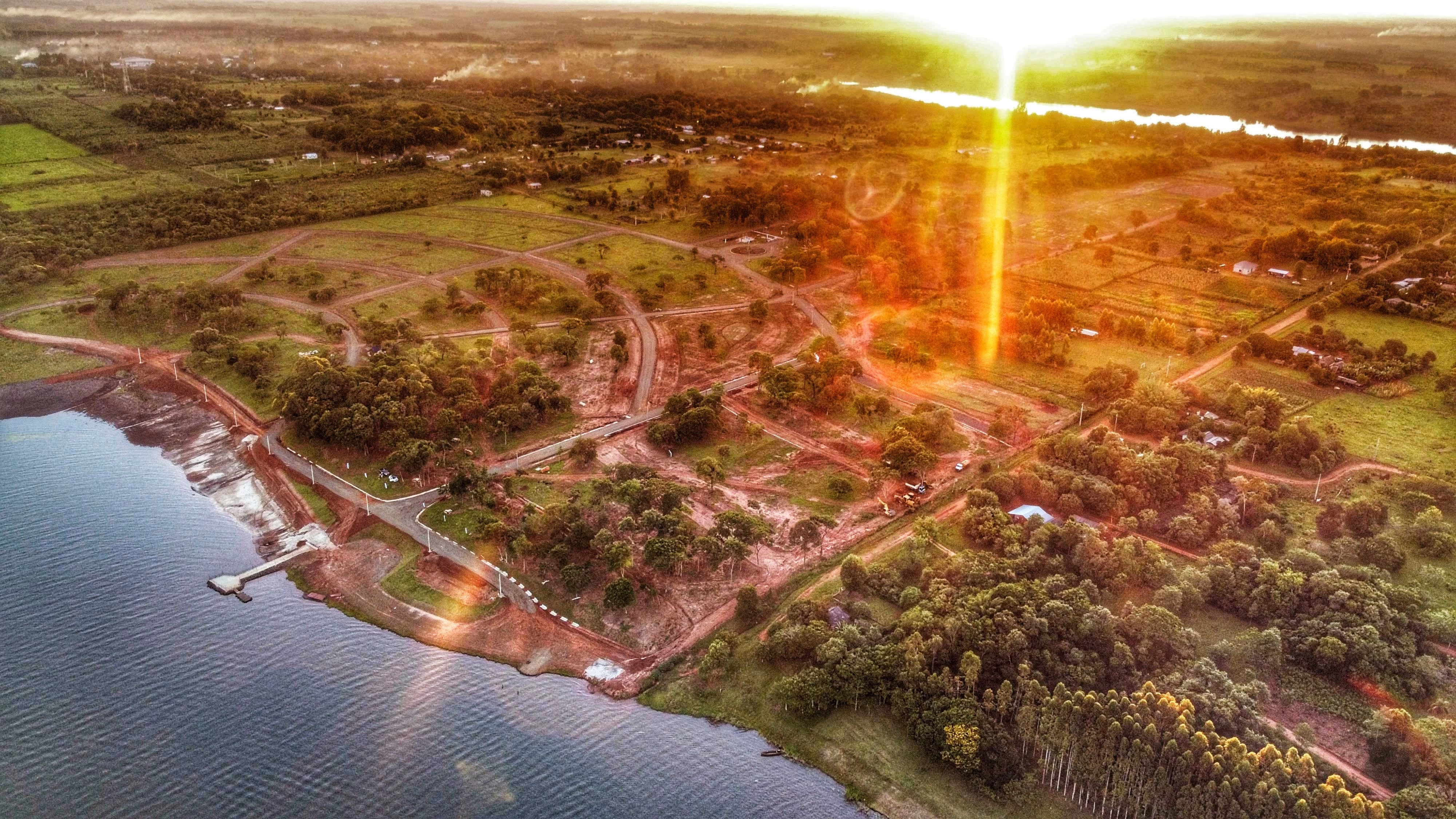 Hermosa casa frente al mar con acceso privado a la playa y piscina.