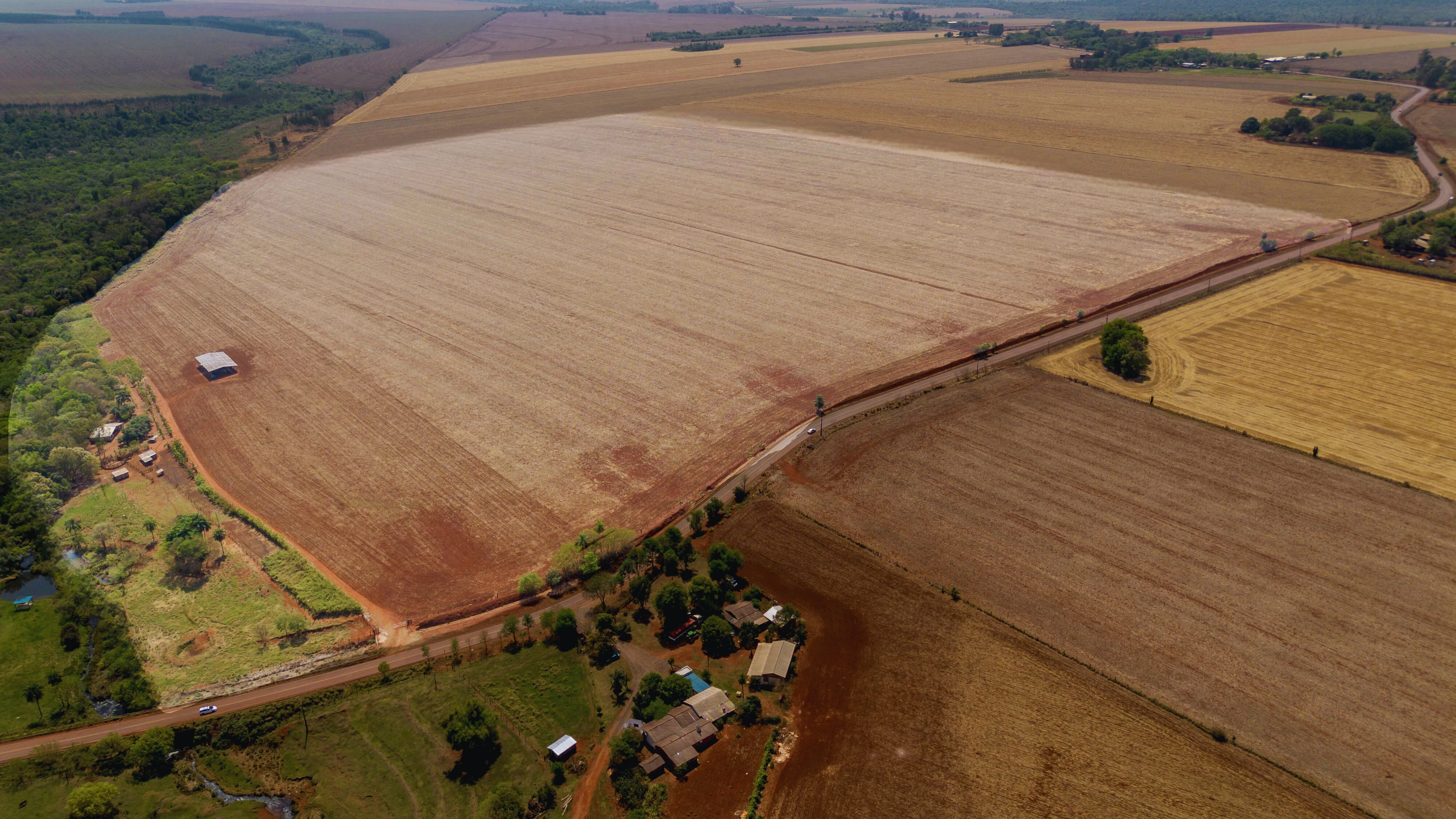 Hermosa casa frente al mar con acceso privado a la playa y piscina.