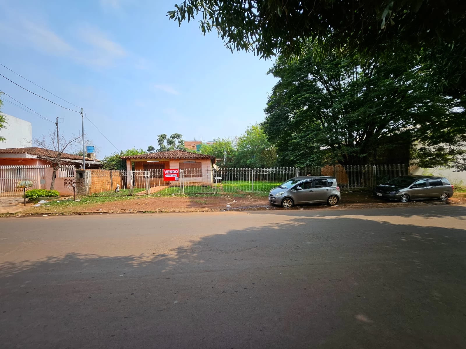 Hermosa casa frente al mar con acceso privado a la playa y piscina.